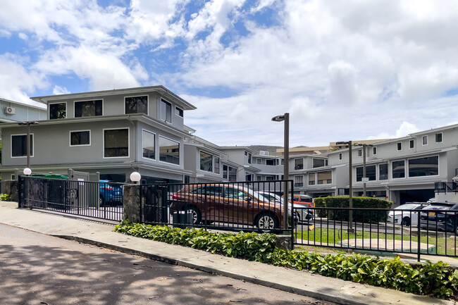 Nuuanu Streamside II in Honolulu, HI - Building Photo - Building Photo