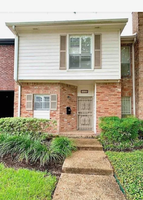 property at 1035 Fountain View Dr