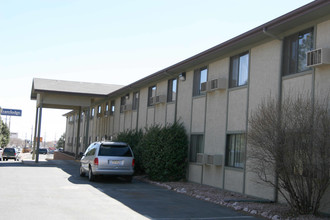 Raintree Apartments in Colorado Springs, CO - Building Photo - Building Photo