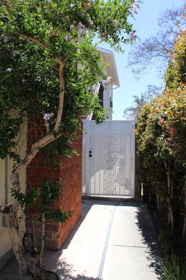 340 E J St in Chula Vista, CA - Building Photo - Building Photo