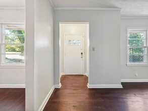 3194 N Druid Hills Rd in Decatur, GA - Foto de edificio - Building Photo