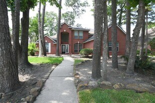 18719 Racquet Sports Way in Humble, TX - Building Photo