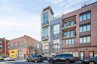 898 Metropolitan Ave in Brooklyn, NY - Building Photo - Building Photo