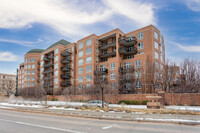 One Polo Creek in Denver, CO - Foto de edificio - Building Photo