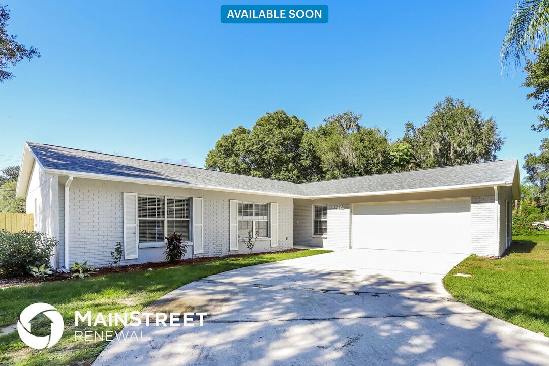 2902 Forest Cir in Seffner, FL - Building Photo