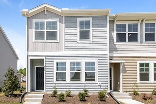 628 Wendell Falls Pkwy in Wendell, NC - Building Photo