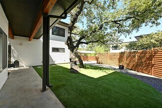 407 S Park Dr in Austin, TX - Building Photo - Building Photo