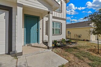 3510 Salado Brook in San Antonio, TX - Building Photo - Building Photo