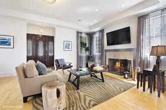 116 Woodland Ave in Winnetka, IL - Building Photo - Building Photo