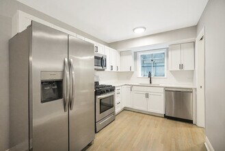 1512 W Diversey Pky, Unit B in Chicago, IL - Building Photo - Building Photo