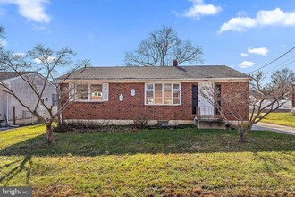 1606 Bolton Rd in Wilmington, DE - Foto de edificio - Building Photo