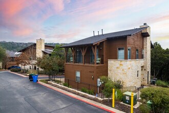 The Hillside in Austin, TX - Building Photo - Building Photo