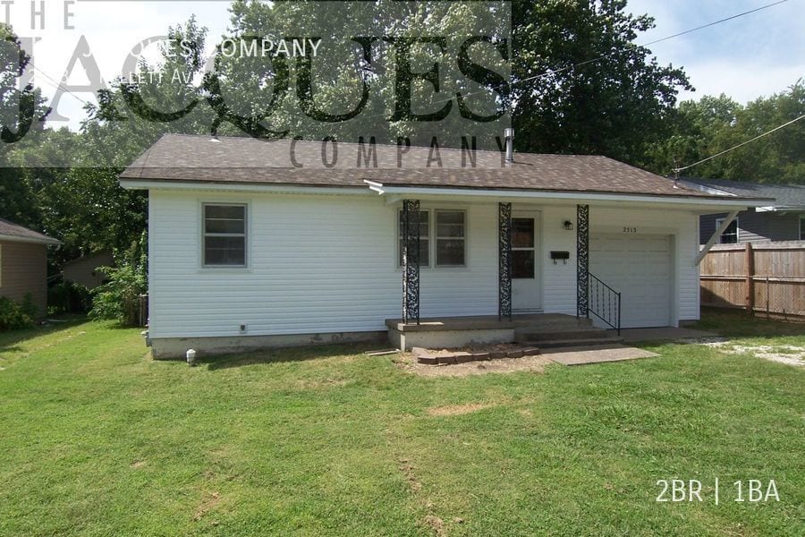 2513 N Kellett Ave in Springfield, MO - Building Photo
