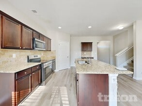 1938 Roxey Ln in Winder, GA - Foto de edificio - Building Photo