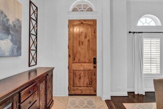 10817 Dixon Branch Dr in Dallas, TX - Building Photo - Building Photo