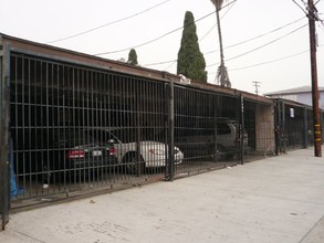 10222 Woodworth Ave in Inglewood, CA - Building Photo - Building Photo