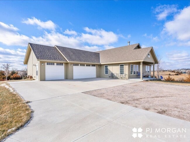 6220 S 234th St in Elkhorn, NE - Building Photo - Building Photo