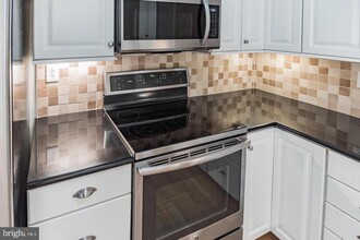 46 Stonehurst Ct in Chesterbrook, PA - Building Photo - Building Photo