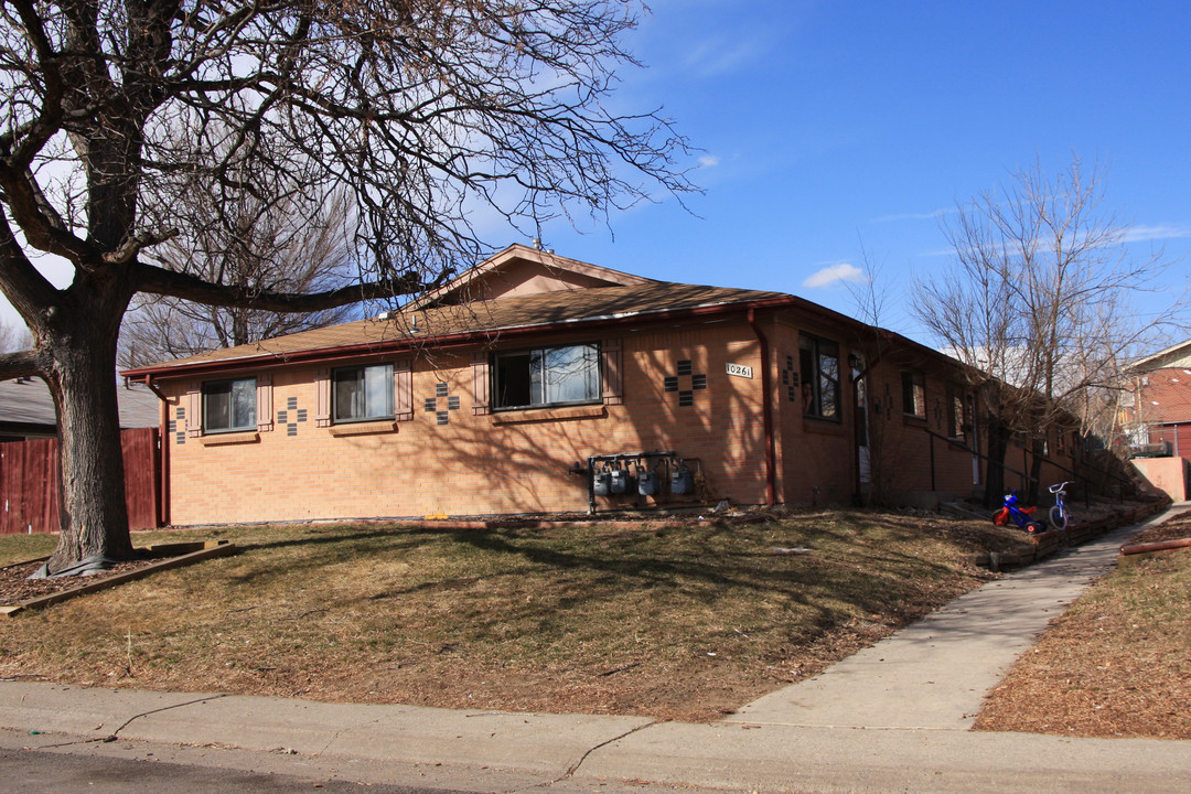 10261 W 59th Ave in Arvada, CO - Building Photo