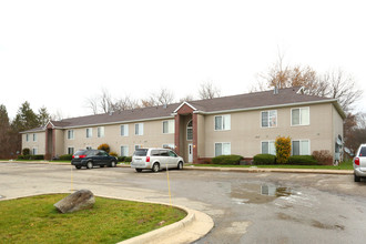 Britton Pines in Perry, MI - Foto de edificio - Building Photo