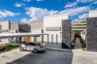 1705 W Garrison Dr, Unit 3 in Pharr, TX - Building Photo - Building Photo