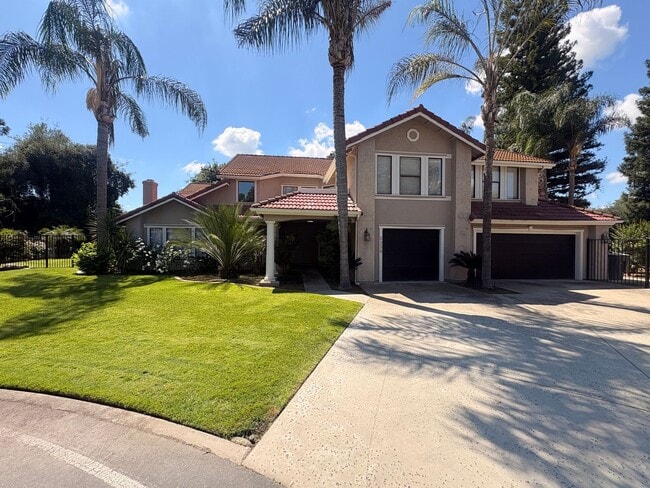 5339 W Sweet Ct in Visalia, CA - Building Photo - Building Photo