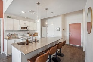 1130 N 2nd St, Unit 208 in Phoenix, AZ - Building Photo