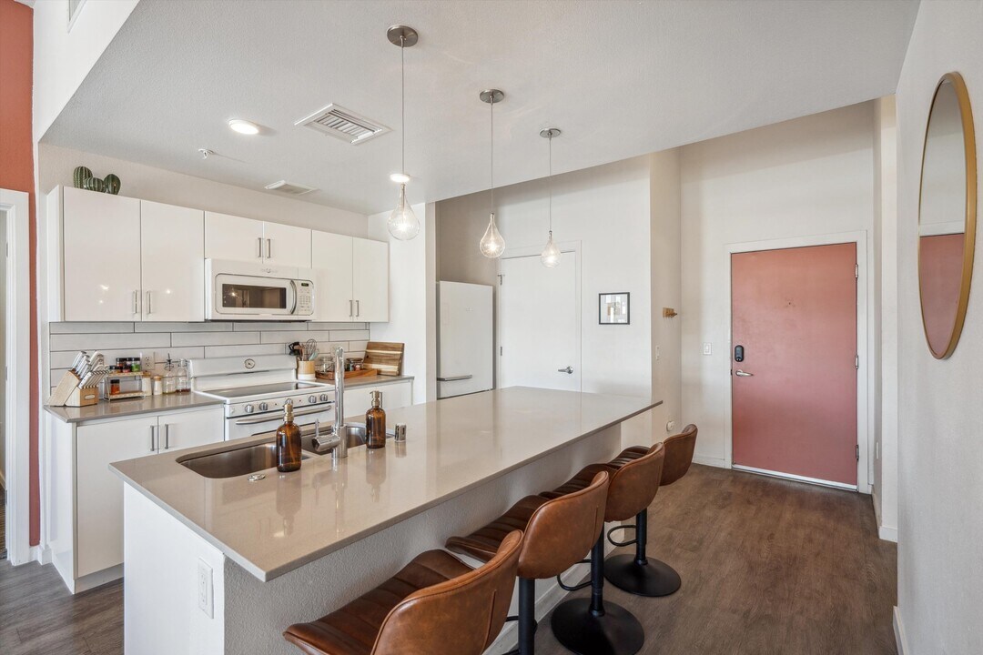 1130 N 2nd St, Unit 208 in Phoenix, AZ - Building Photo