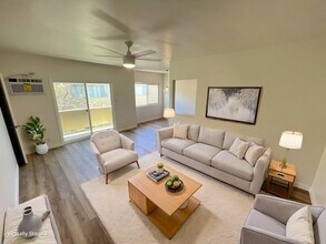1322 Amherst Ave, Unit 1322-7 in Los Angeles, CA - Building Photo - Building Photo