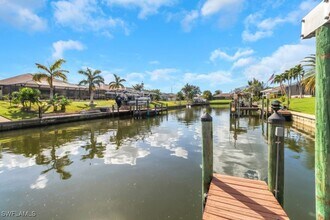 138 SE 30th Terrace in Cape Coral, FL - Foto de edificio - Building Photo
