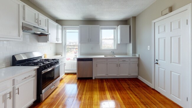 24 Maverick St, Unit ##2 in Boston, MA - Foto de edificio - Building Photo