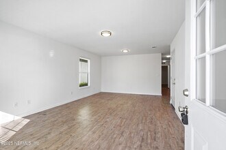 8431 India Ave in Jacksonville, FL - Building Photo - Building Photo