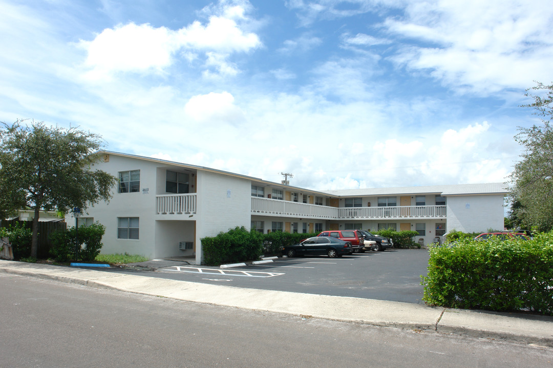 1101 S K St in Lake Worth, FL - Building Photo