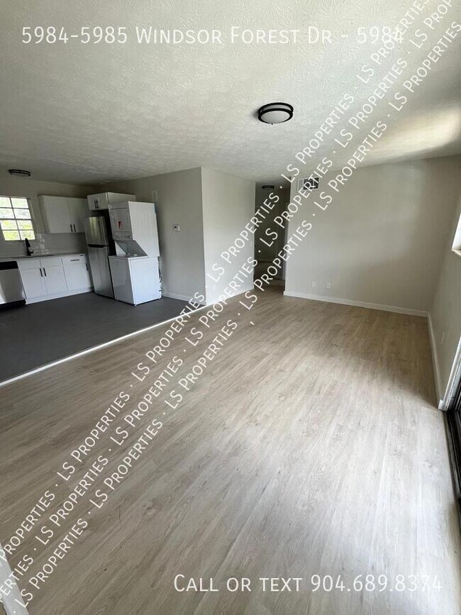 5984-5985 Windsor Forest Dr in Jacksonville, FL - Building Photo - Building Photo