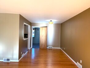 27160 Spring Arbor Dr in Southfield, MI - Building Photo - Building Photo