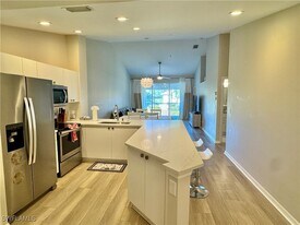 5045 Cedar Springs Dr in Naples, FL - Building Photo