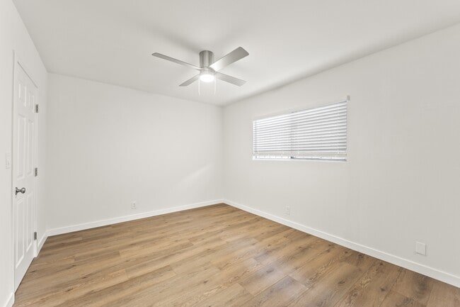 856 W 84th St in Los Angeles, CA - Building Photo - Building Photo
