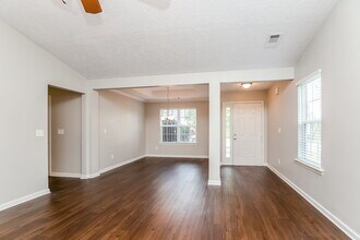1825 Neighborhood Walk in Mcdonough, GA - Building Photo - Building Photo