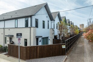 Stevens Park Townhomes in Dallas, TX - Foto de edificio - Building Photo