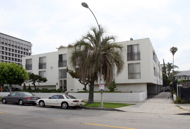 708 S Oxford Ave in Los Angeles, CA - Foto de edificio - Building Photo