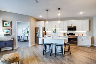 Arris Apartments in Lakeville, MN - Building Photo - Interior Photo