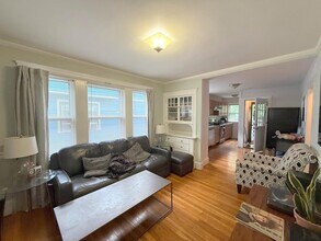 17 Milton St, Unit 1 in Cambridge, MA - Building Photo - Building Photo