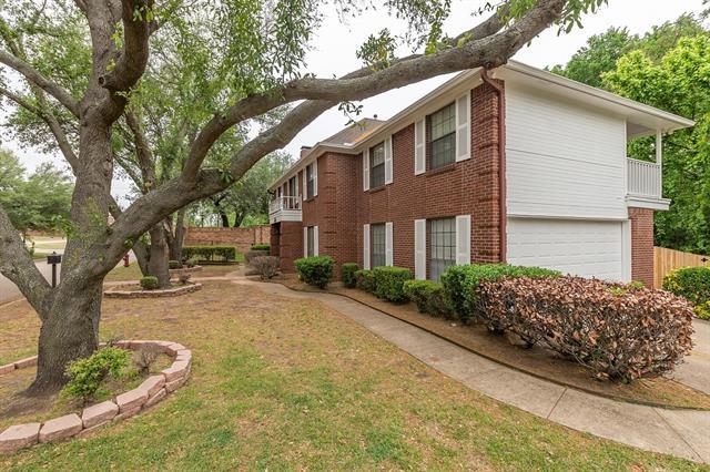504 Estate Dr in Grand Prairie, TX - Foto de edificio - Building Photo