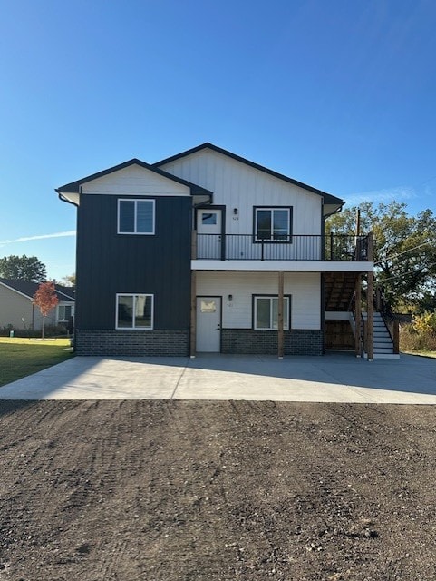 property at 523 E 10th Ave