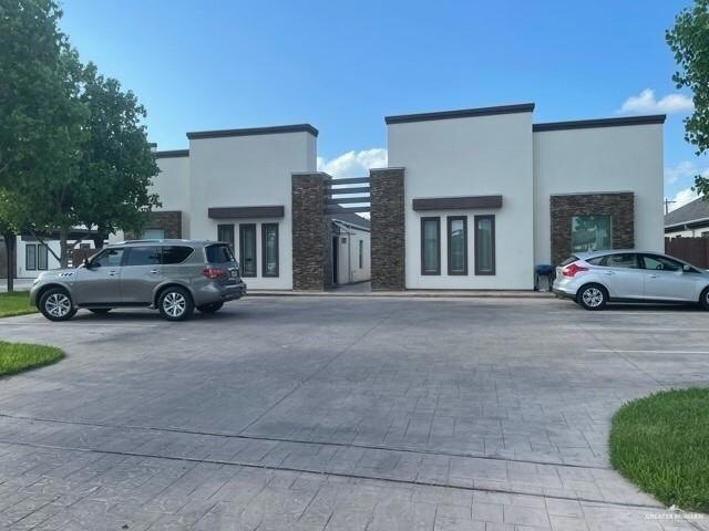 215 Fig Dr, Unit 1 in Edinburg, TX - Building Photo - Building Photo