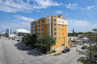 Oleander Park in Miami, FL - Foto de edificio - Building Photo