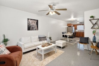 Gastel Circle Apartments in Edinburg, TX - Foto de edificio - Building Photo