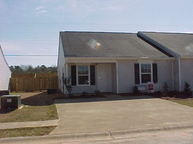 property at 1785 Summerwoods Ln