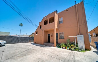 1217 W 62nd St in Los Angeles, CA - Building Photo - Building Photo