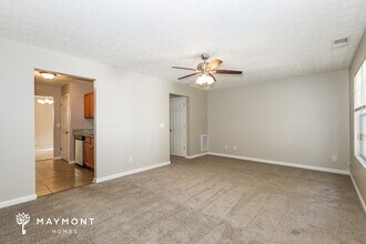 1341 Hollenbeck Ln in Riverdale, GA - Foto de edificio - Building Photo